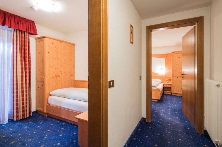 Triple room with balcony